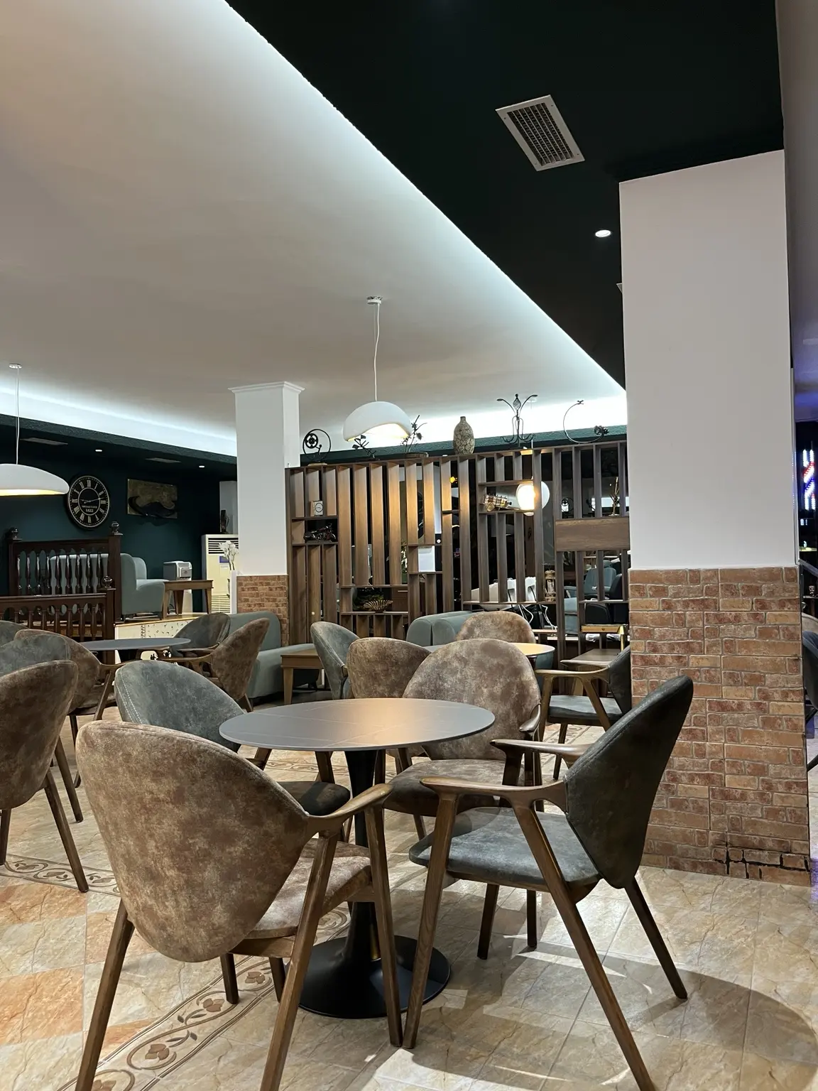 Zona e Lounge Bar-it